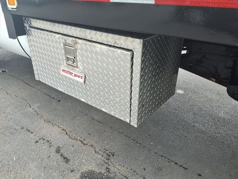 Used 2006 Ford F550 2WD Regular Cab Super Duty image 14