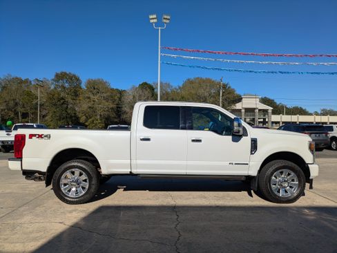 Used 2022 Ford F350 Platinum image 5