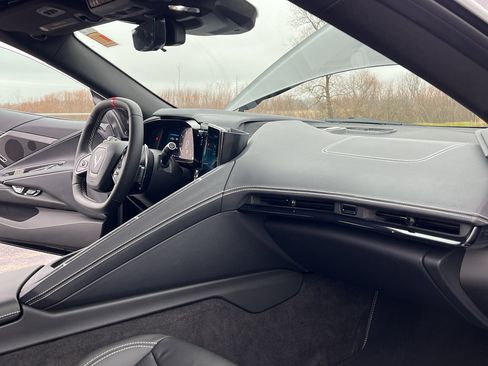 Used 2024 Chevrolet Corvette Stingray Preferred Cpe w/ Stealth Interior Trim Package image 31