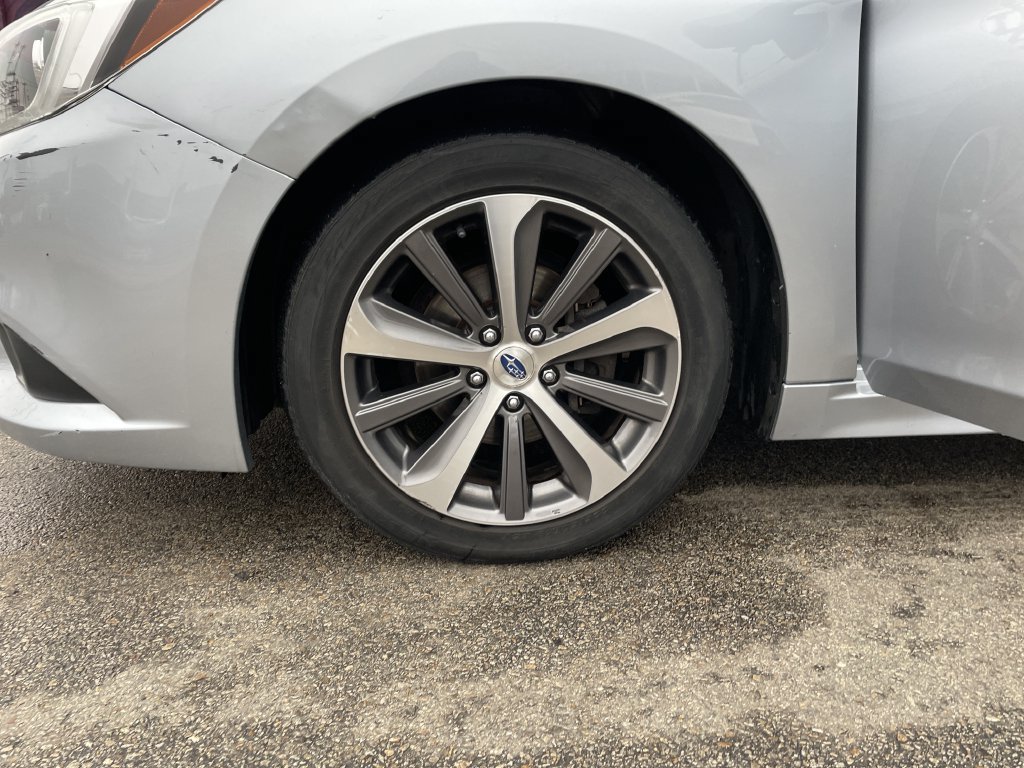 Used 2016 Subaru Legacy 2.5i Limited AWD/4WD image 9