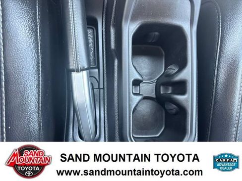 Used 2018 Jeep Wrangler Unlimited Sahara AWD/4WD image 18