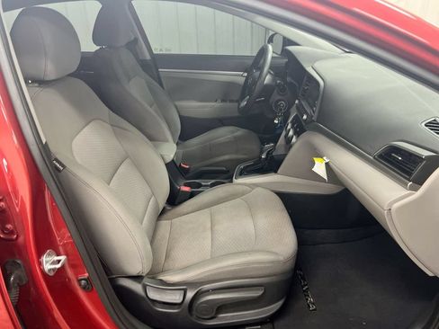 Used 2019 Hyundai Elantra SE FWD image 20