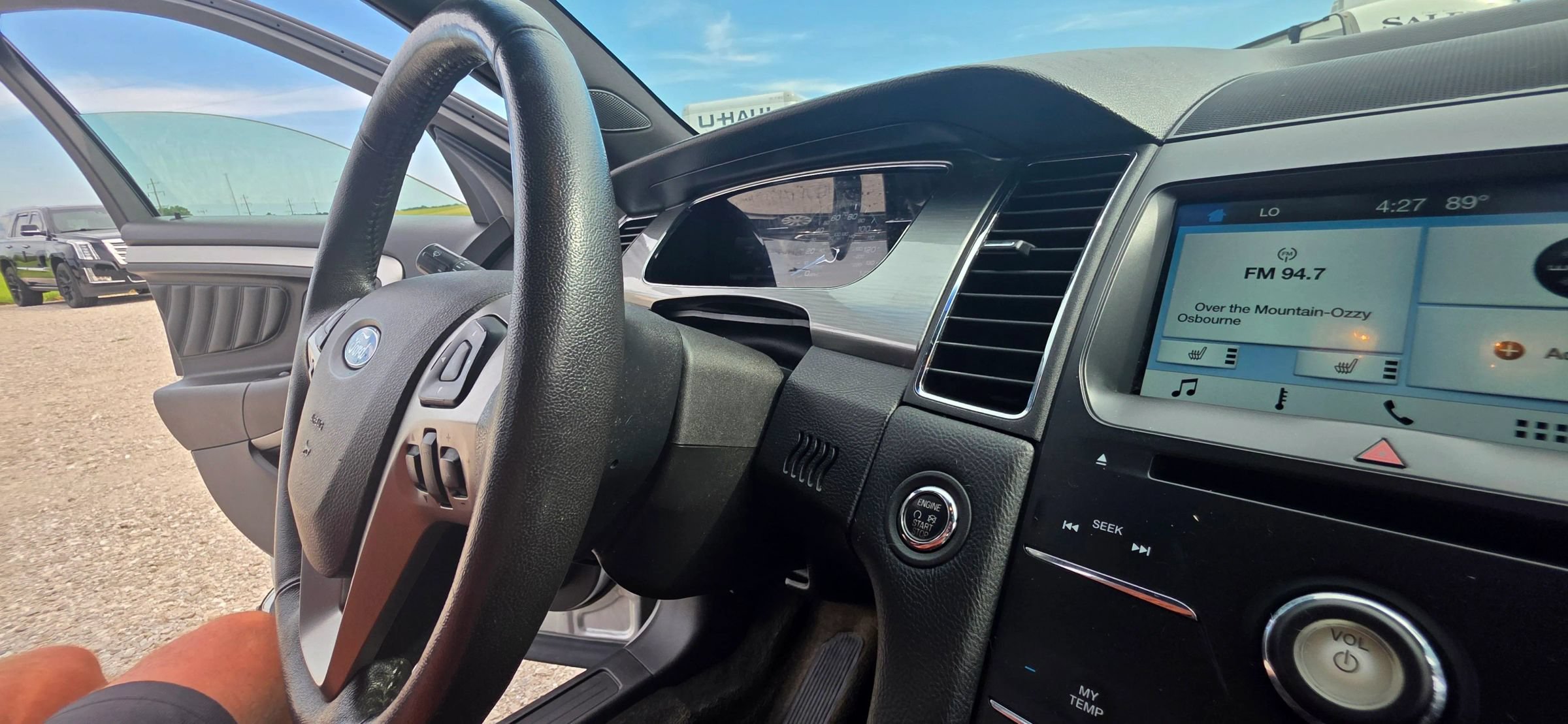 Used 2017 Ford Taurus SEL w/ Equipment Group 201A AWD/4WD image 17