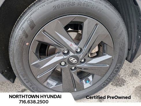 Used 2023 Hyundai Elantra SEL image 40