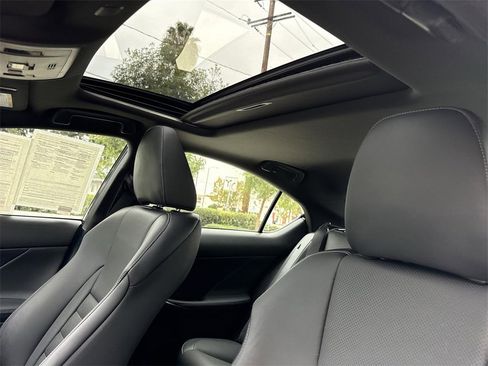 Used 2023 Lexus IS 350 F Sport image 17