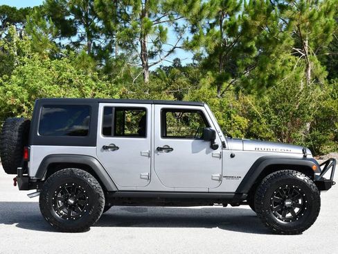 Used 2016 Jeep Wrangler Unlimited Rubicon w/ Connectivity Group AWD/4WD image 31
