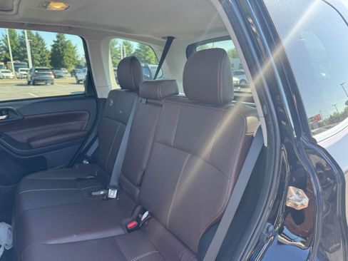Used 2018 Subaru Forester 2.5i Touring AWD/4WD image 9