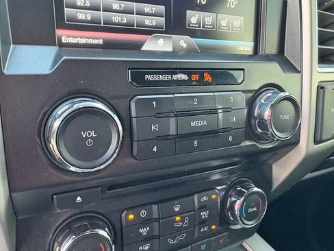 Used 2015 Ford F150 Lariat image 20