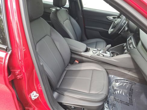 New 2025 Alfa Romeo Giulia AWD w/ Driving Assist Package image 10