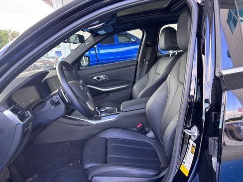 Used 2022 BMW 330i Sedan w/ Convenience Package RWD image 17