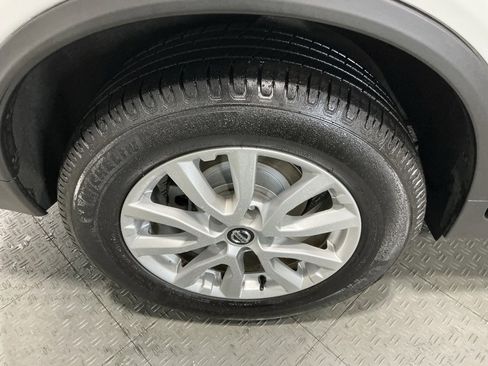 Used 2019 Nissan Rogue SV image 38