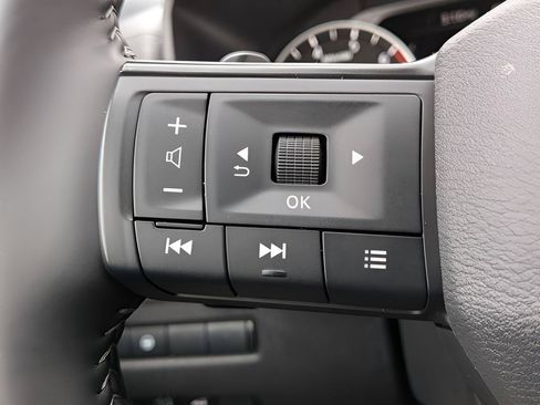 Certified 2026 Nissan Rogue SV AWD/4WD image 13
