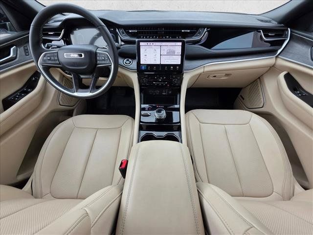 Used 2023 Jeep Grand Cherokee L Limited w/ Luxury Tech Group II AWD/4WD image 13