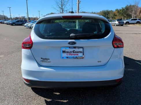 Used 2017 Ford Focus SE image 5