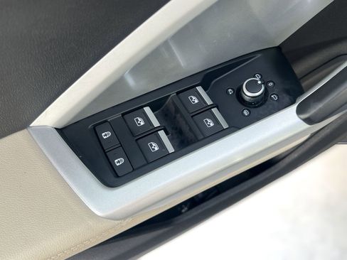 Certified 2023 Audi Q3 2.0T Premium Plus w/ Premium Plus Package image 20