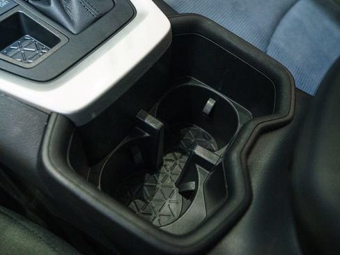 Certified 2022 Toyota RAV4 LE AWD/4WD image 28