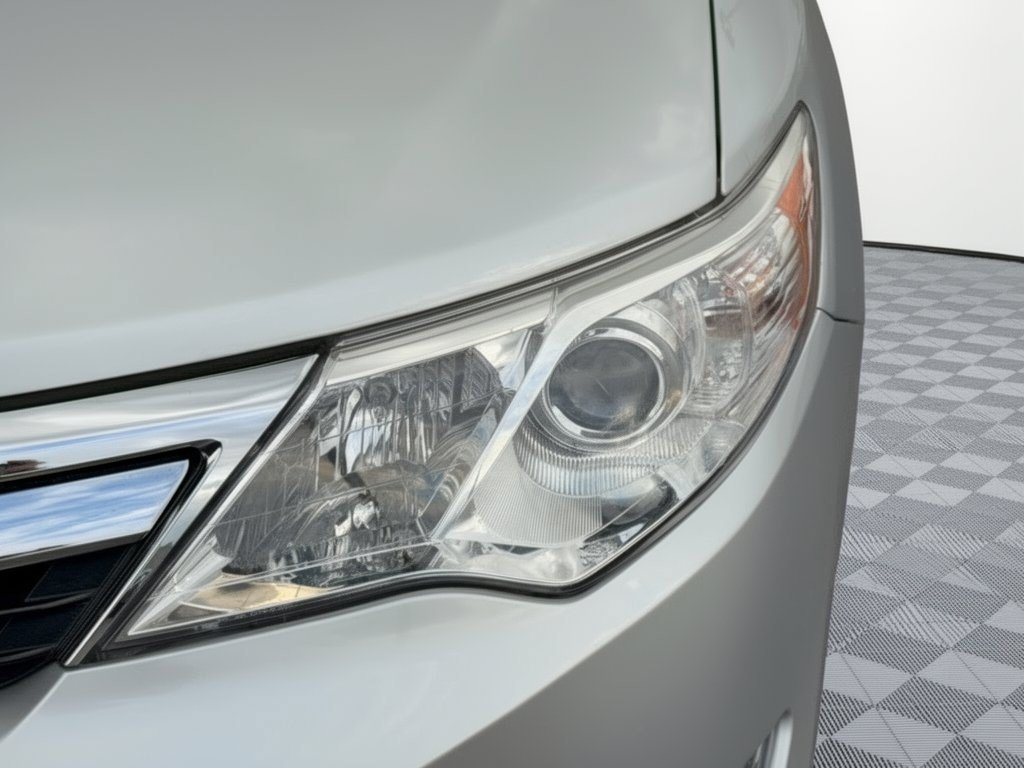Used 2014 Toyota Camry XLE FWD image 12