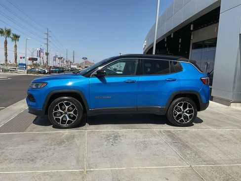 Used 2025 Jeep Compass Limited AWD/4WD image 4