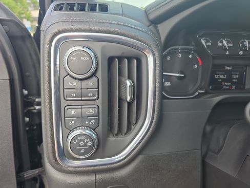 Used 2023 GMC Sierra 2500 SLT w/ SLT Premium Package AWD/4WD image 26