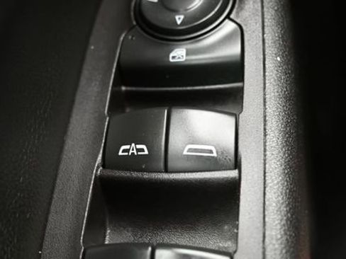 Used 2021 Chevrolet Equinox LT FWD image 27