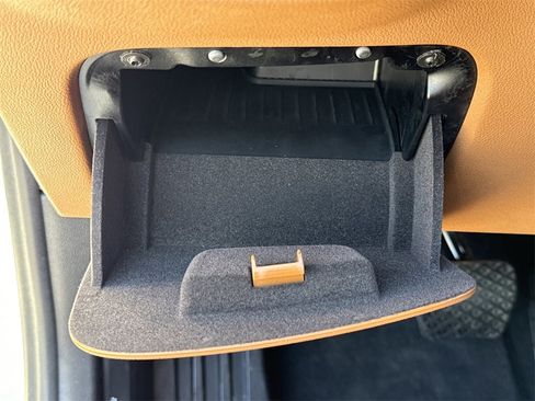 Used 2021 BMW 530i w/ Premium Package image 13