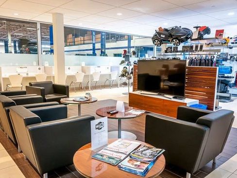 Used 2025 BMW 430i xDrive Convertible w/ M Sport Package image 36