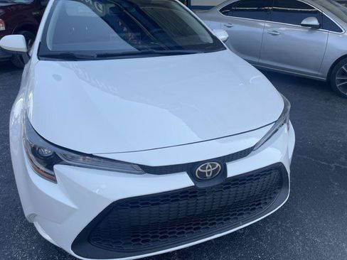 Used 2021 Toyota Corolla LE FWD image 1