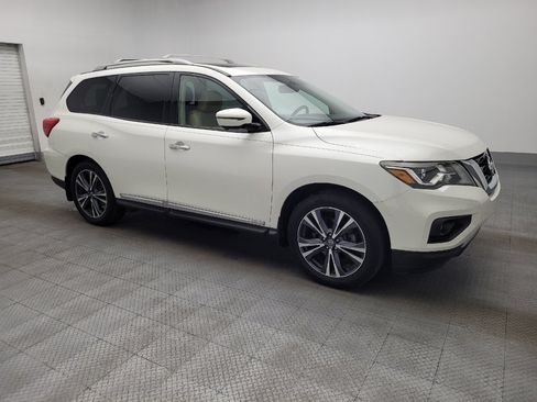 Used 2018 Nissan Pathfinder Platinum w/ Cargo Package FWD image 11