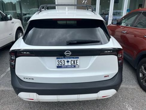 Used 2025 Nissan Kicks SR FWD image 4