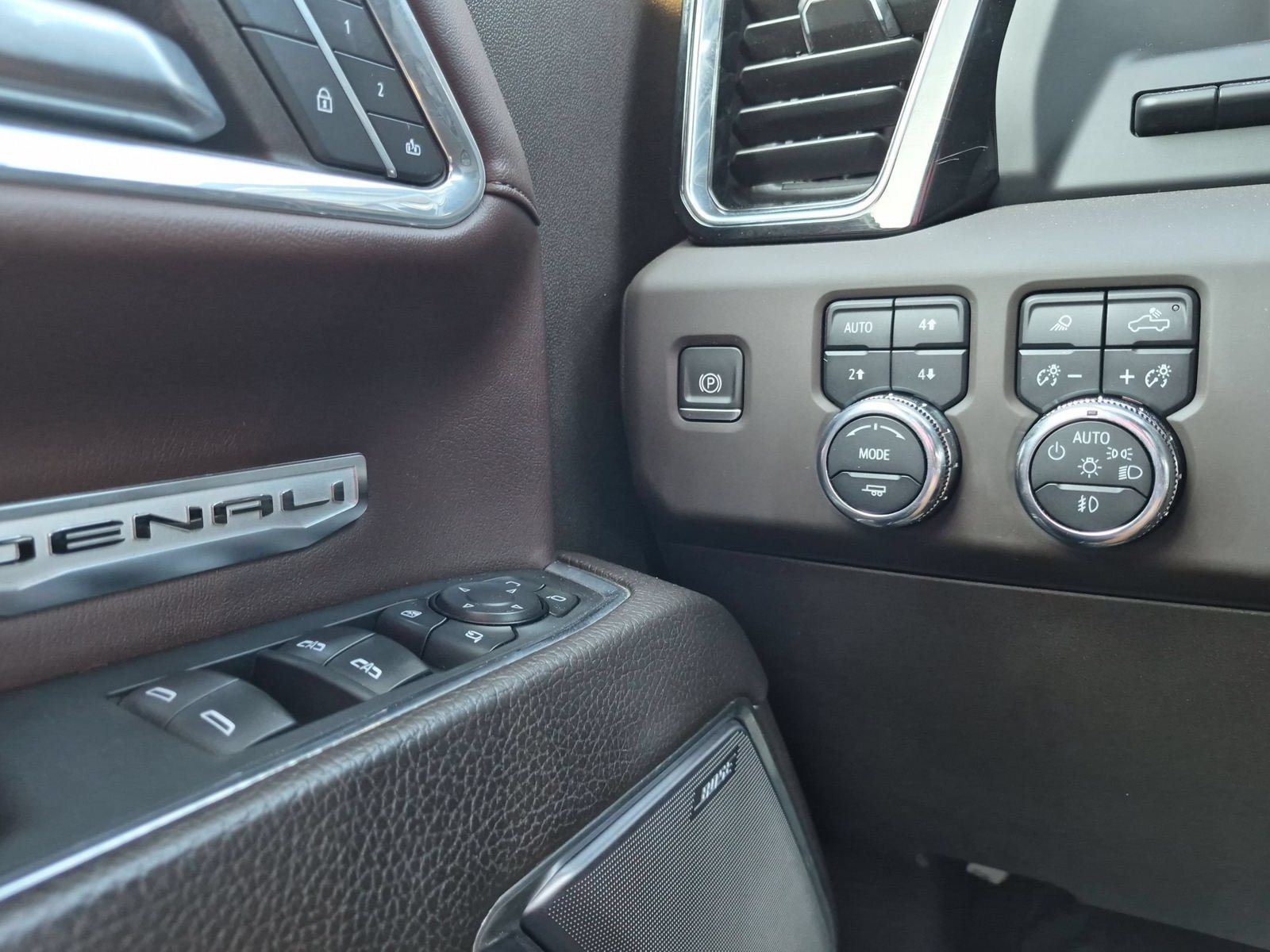 Used 2023 GMC Sierra 1500 Denali AWD/4WD image 16