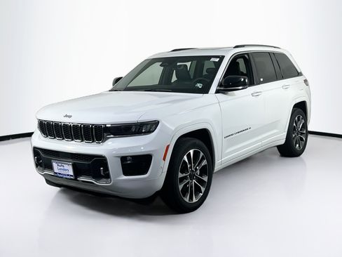 Used 2023 Jeep Grand Cherokee Overland w/ Luxury Tech Group IV AWD/4WD image 1