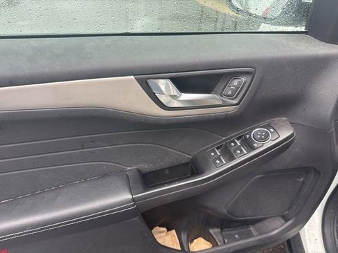 Used 2022 Ford Escape SEL AWD/4WD image 9