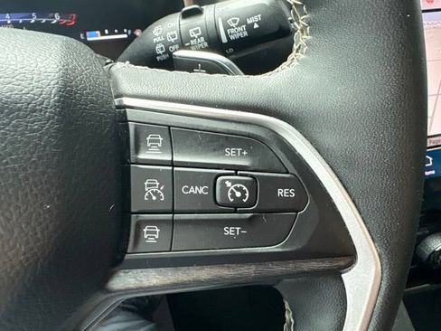 Used 2023 Jeep Grand Cherokee L Limited w/ Trailer Tow Group (B) AWD/4WD image 21