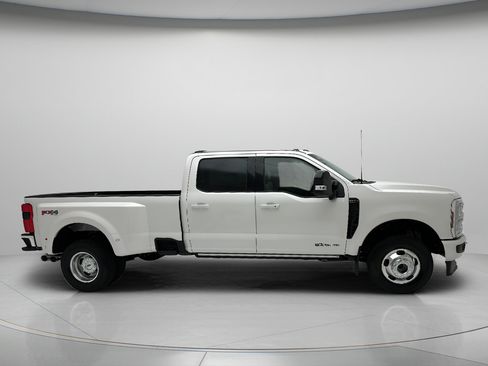 New 2026 Ford F350 Platinum AWD/4WD image 2