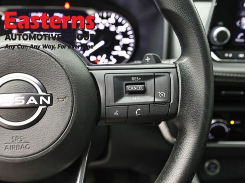Used 2023 Nissan Rogue S AWD/4WD image 16
