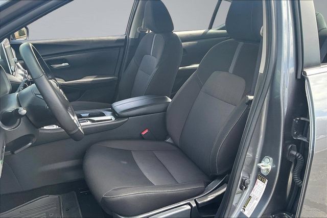 Used 2025 Nissan Sentra SV w/ All-Weather Package FWD image 20