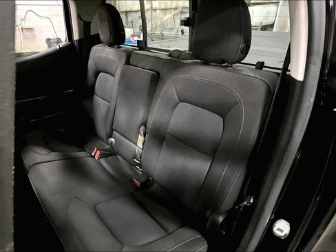 Used 2016 Chevrolet Colorado LT w/ LT Convenience Package image 39