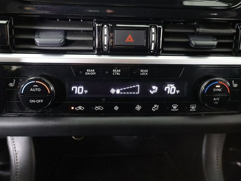 Used 2024 Nissan Pathfinder SV w/ Black Appearance Package AWD/4WD image 48