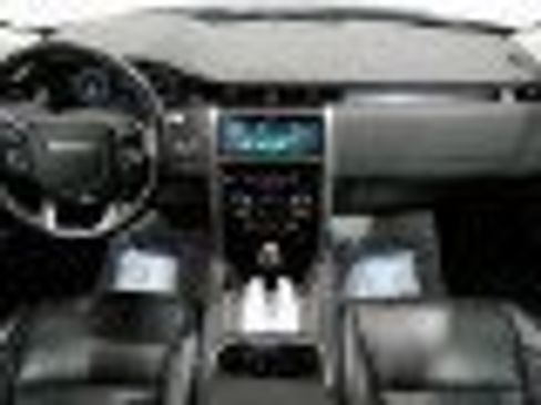 Used 2020 Land Rover Discovery Sport SE image 11