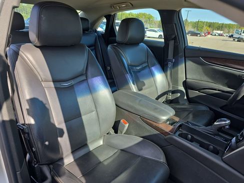 Used 2019 Cadillac XTS Luxury image 13