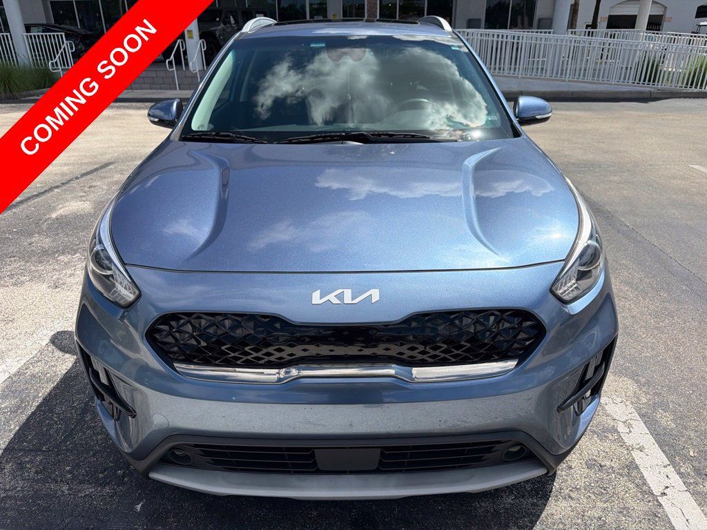 Certified 2022 Kia Niro EX Premium FWD image 2