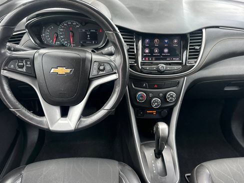 Used 2022 Chevrolet Trax LT w/ Driver Confidence Package AWD/4WD image 16