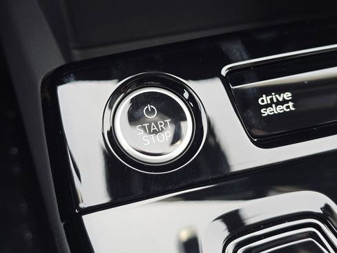 New 2025 Audi Q6 e-tron Premium Plus image 22