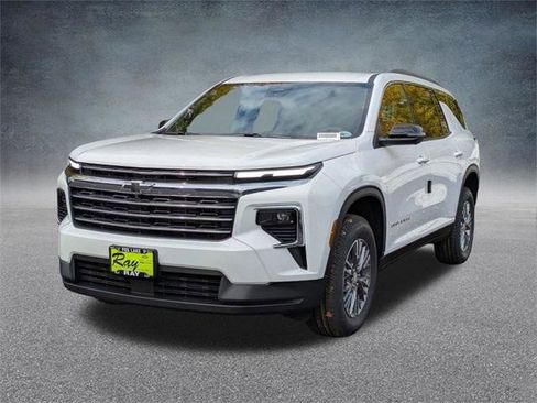 New 2026 Chevrolet Traverse LT w/ Driver Confidence Package image 8