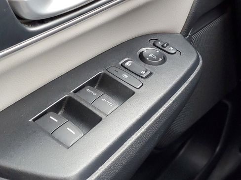 Certified 2022 Honda CR-V Touring image 18