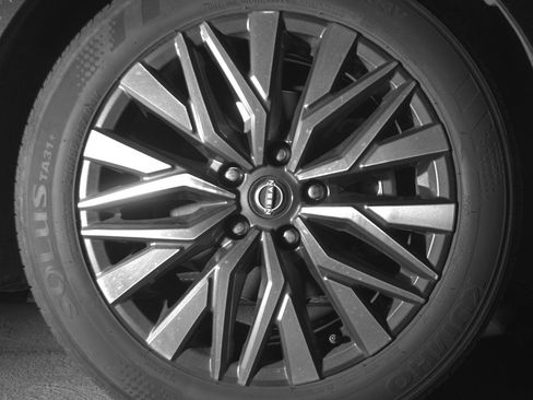 Used 2025 Nissan Altima 2.5 SV image 13