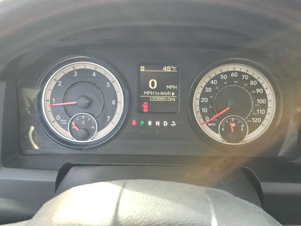 Used 2017 RAM 1500 Classic SLT AWD/4WD image 31