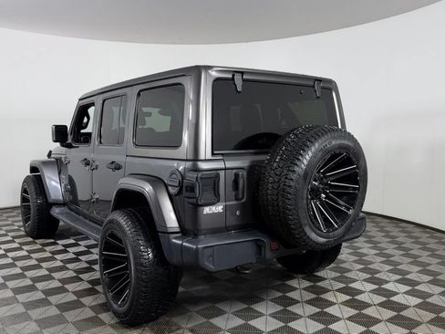 Used 2019 Jeep Wrangler Unlimited Sahara w/ Dual Top Group AWD/4WD image 6