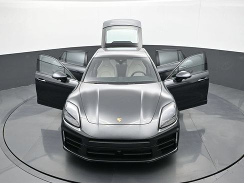 Certified 2026 Porsche Panamera 4 AWD/4WD image 31