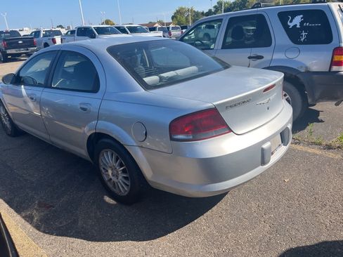 Used 2005 Chrysler Sebring Touring image 8